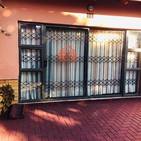 Bed and Breakfast Forever Comfy Bed Vanderbijlpark Exterior foto